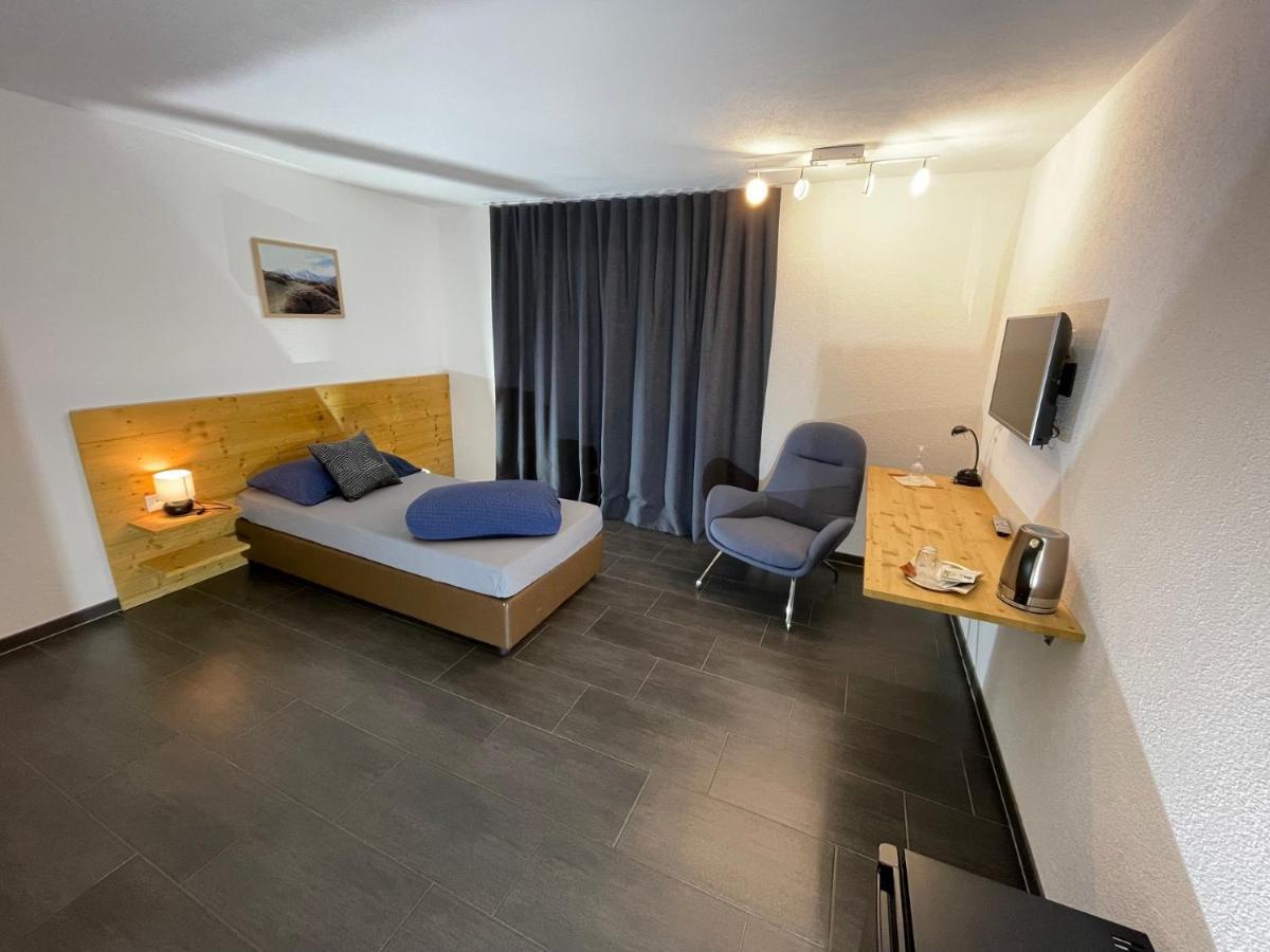 Catrina Hotel Disentis Luaran gambar