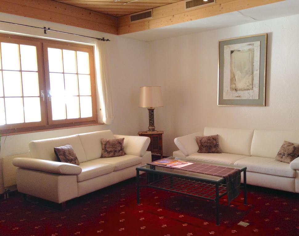 Catrina Hotel Disentis Luaran gambar