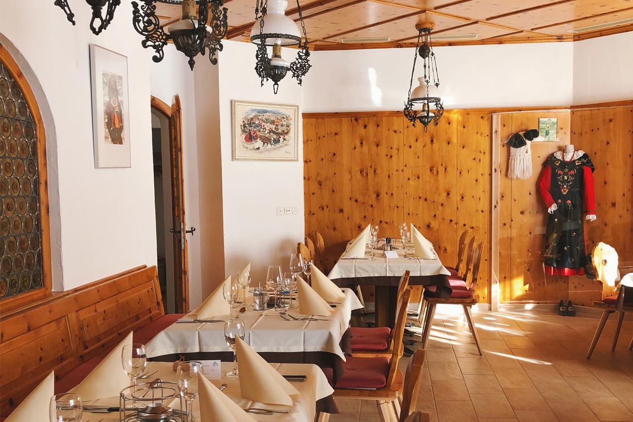 Catrina Hotel Disentis Luaran gambar